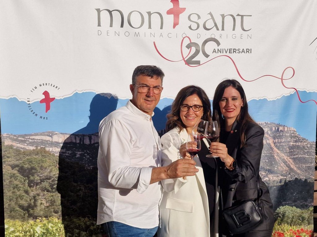 500 PERSONES ACOMPANYEN A LA DO MONTSANT EN LA SEVA FESTA D’ANIVERSARI A BARCELONA